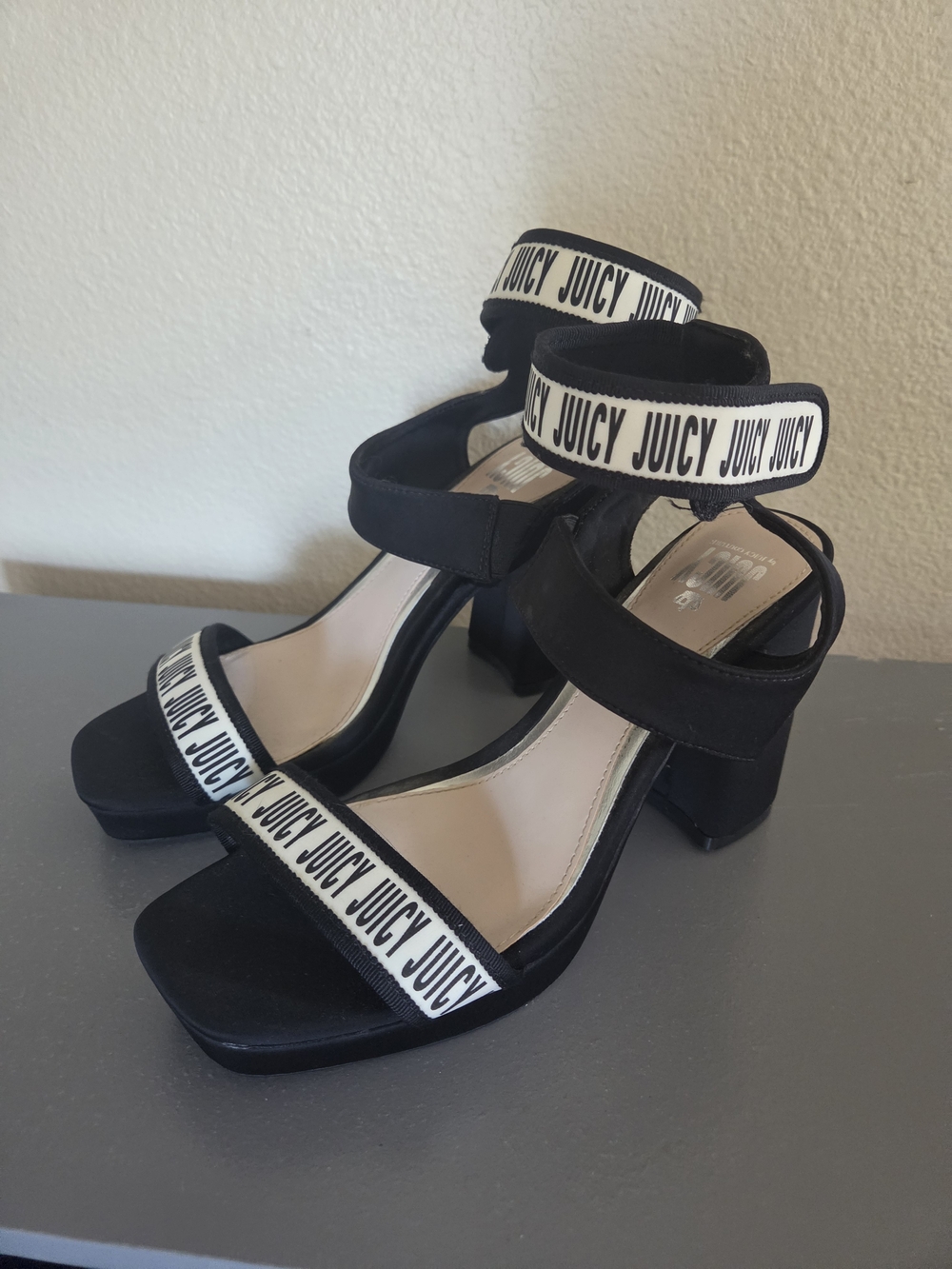EUC Juicy Couture Black and White Logo Strap Block Heel Sandals